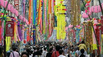 七夕限定「コアラのマーチ」や星型ミスドも! 下町七夕まつり