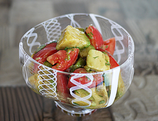 トマトとアボカドのとろーり香味サラダ