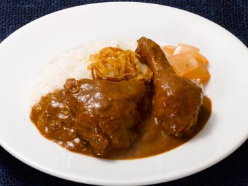 「俺のイタリアン」よりも混んでいる老舗ファミレスの逆襲 The・プレミアムチキンカレー