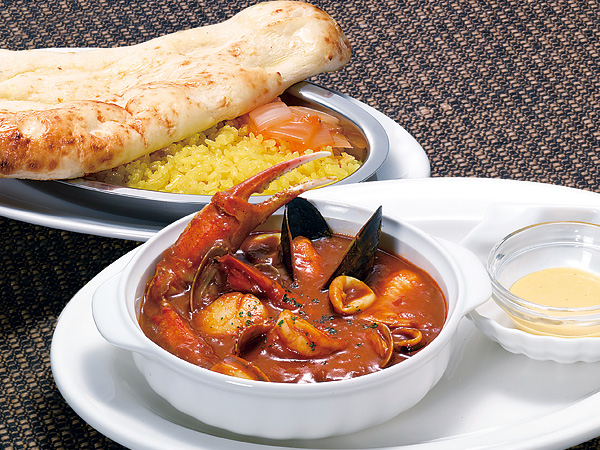 ブイヤベースカレー＆サフランライス・ナン