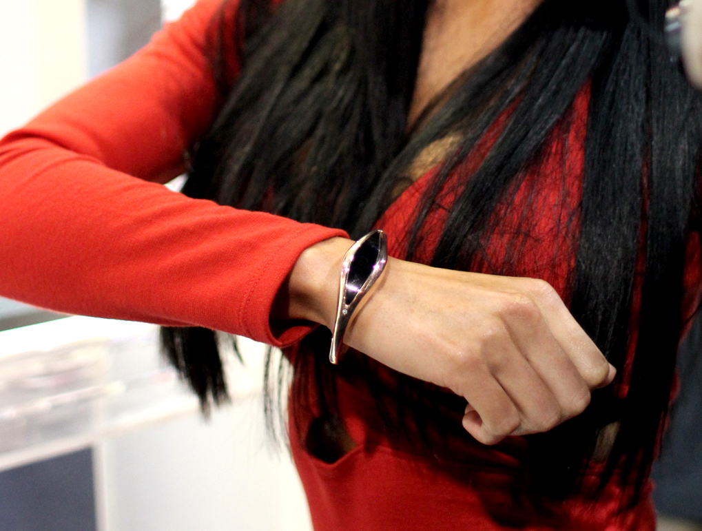 メッセージ受信可能なブレスレット