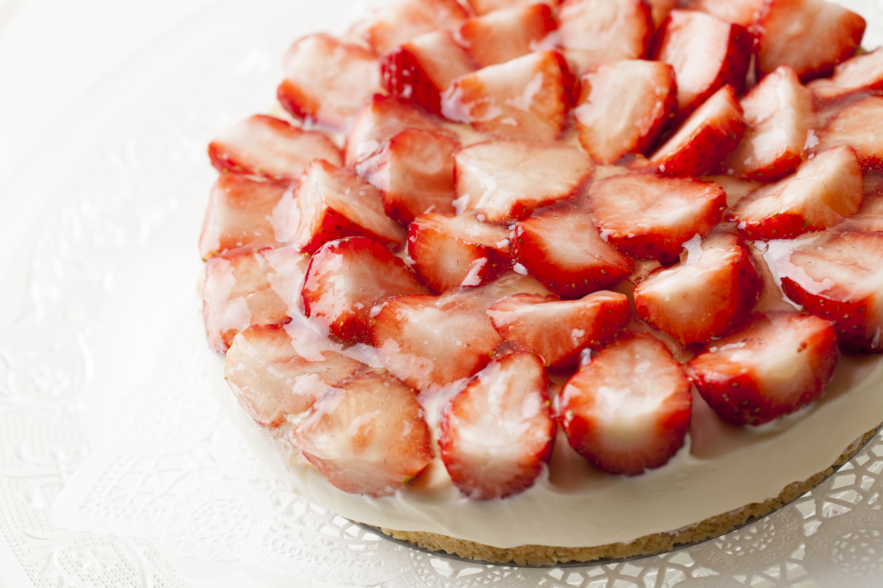 イチゴのレアチーズケーキ