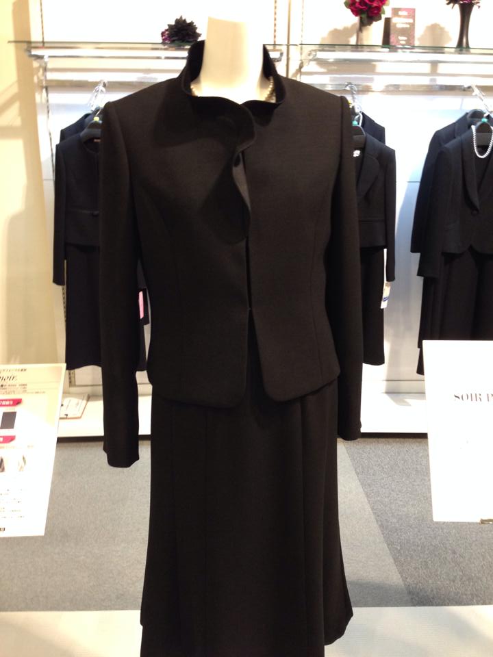 シワになりにくい素材の喪服