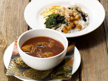 野菜と食べるスパイスチキンカレー ~5種のスリランカ風おかず~ 野菜と食べるスパイスチキンカレー ~5種のスリランカ風おかず~