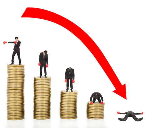 年収800万円のエリートが、40代で時給900円のバイトに。つまづきの原因は…