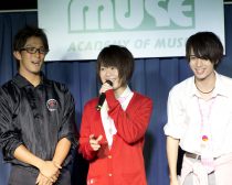 （左から）カジケイ VIKI 荒一陽