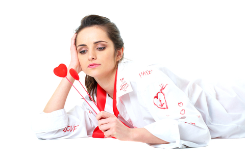 誘ってくれない男性をオトすには？脈あり・なしサインの見分け方