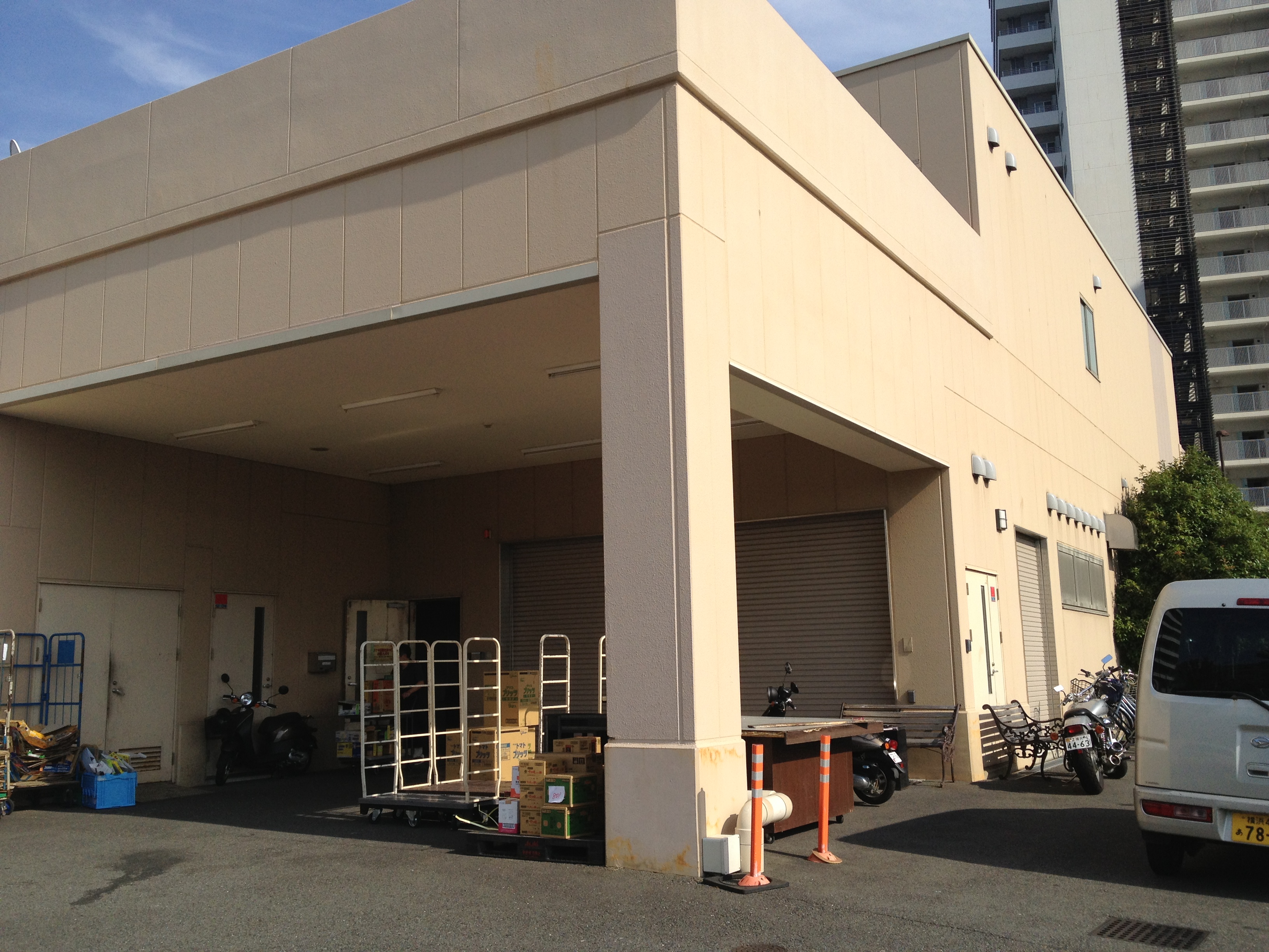 プラザ栄光生鮮館 コットンハーバー店：裏口