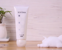 花王 ソフィーナクッション泡洗顔料 WEB動画（8）