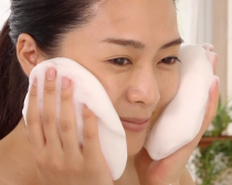 花王 ソフィーナクッション泡洗顔料 WEB動画（7）