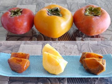 左から、ばってん甘柿、クイーンパーシモン、紀の川 左から、ばってん甘柿、クイーンパーシモン、紀の川