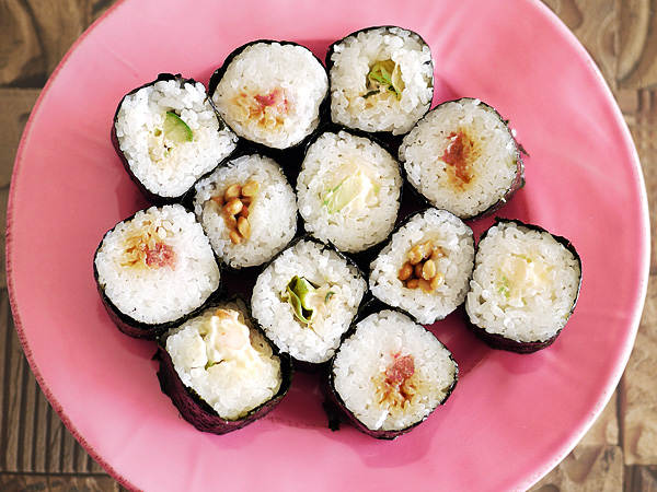 手巻き寿司（著者の盛り付け）