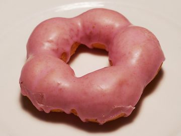 もちもちいちごリングドーナツ