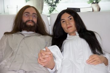 ジョンとヨーコの人形 ジョンとヨーコの人形