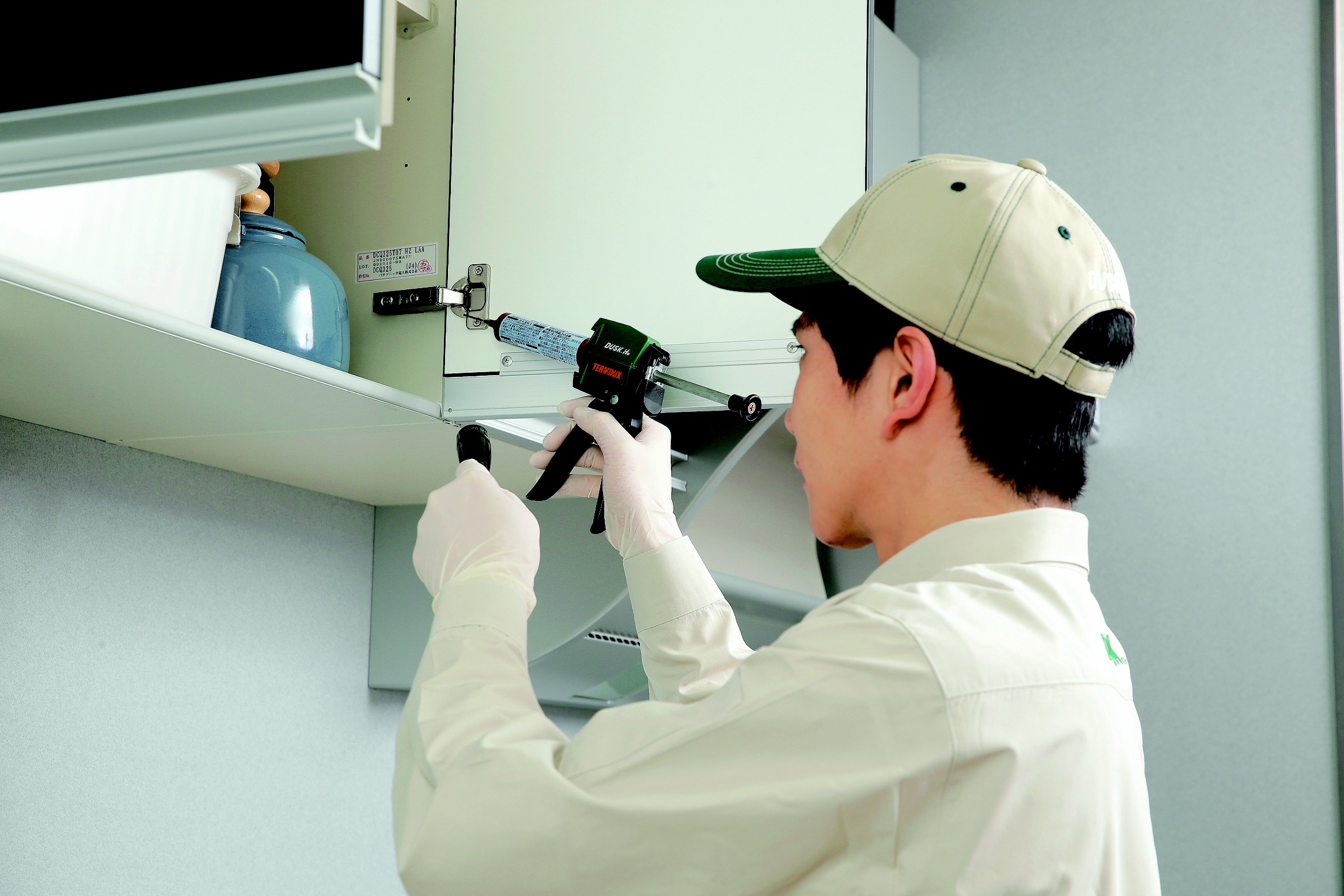 プロのゴキブリ退治