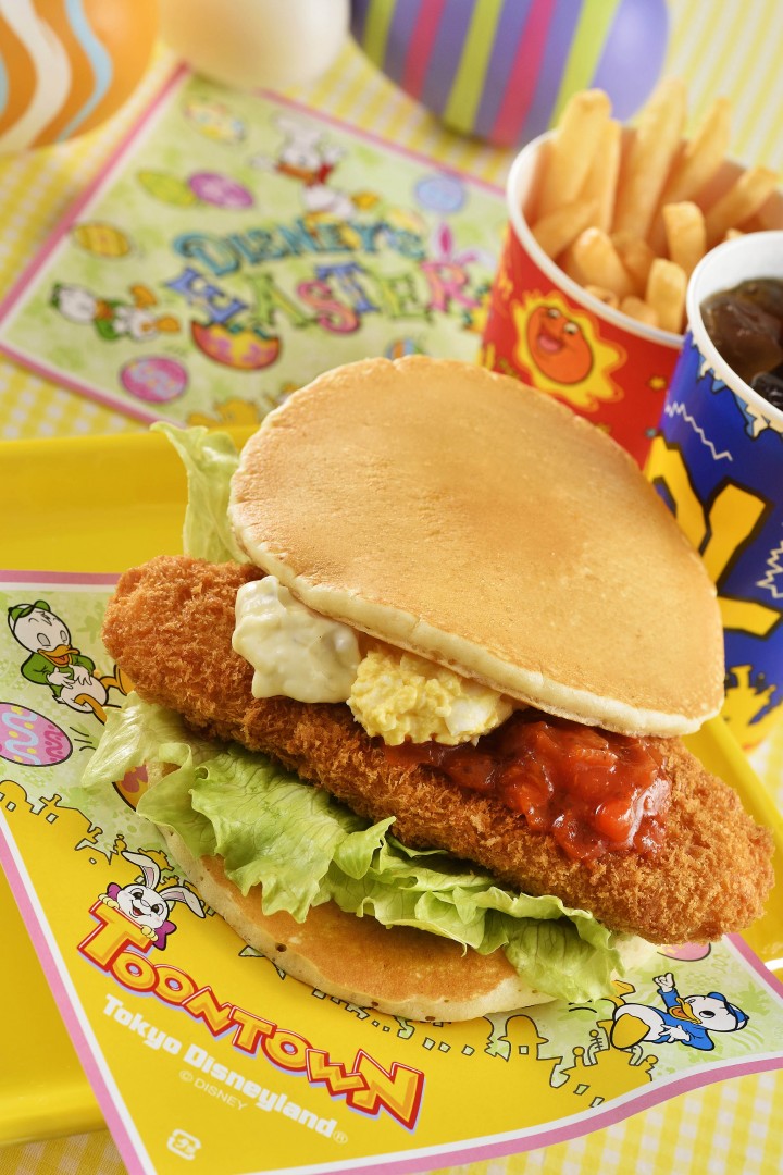 フィッシュカツをサンドしたスペシャルセット