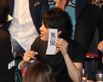 真琴は「男優」に