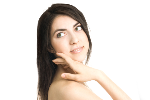 メイク前2分だけ！ブラッシングで小顔になれる