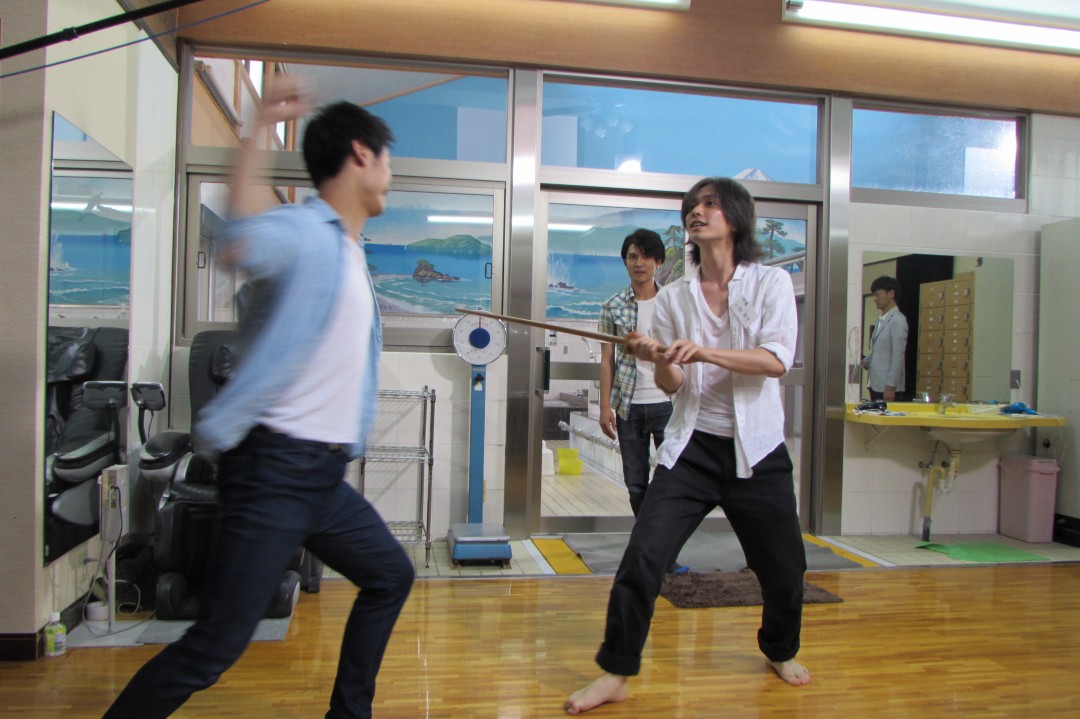 即興で殺陣を披露したアクション俳優たち