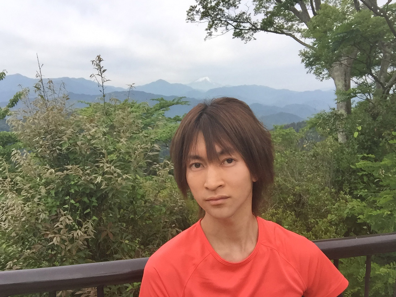 高尾山山頂まで走ってジャスト30分でした。次回こそ20分台へ！