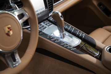 E-POWER、E-CHARGEのボタン E-POWER、E-CHARGEのボタン