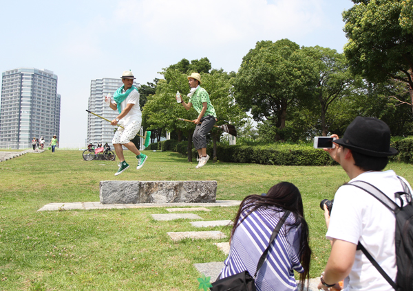 インスタグラマーのmamotoramanさん（左）とhalnoさん（右）