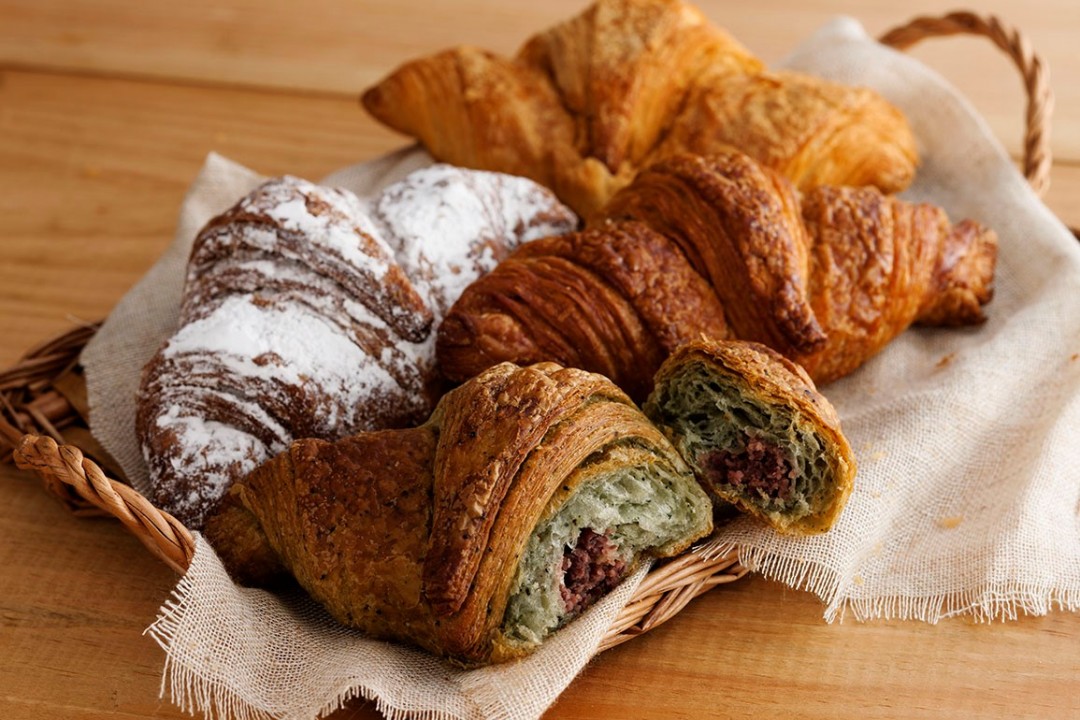 「三日月屋」のクロワッサン