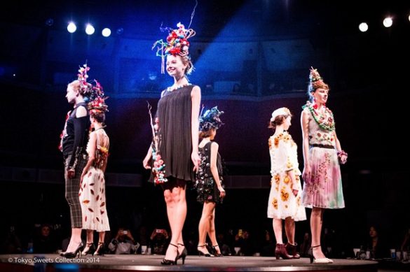 ファッションとスイーツがコラボレートしたショー ファッションとスイーツがコラボレートしたショー