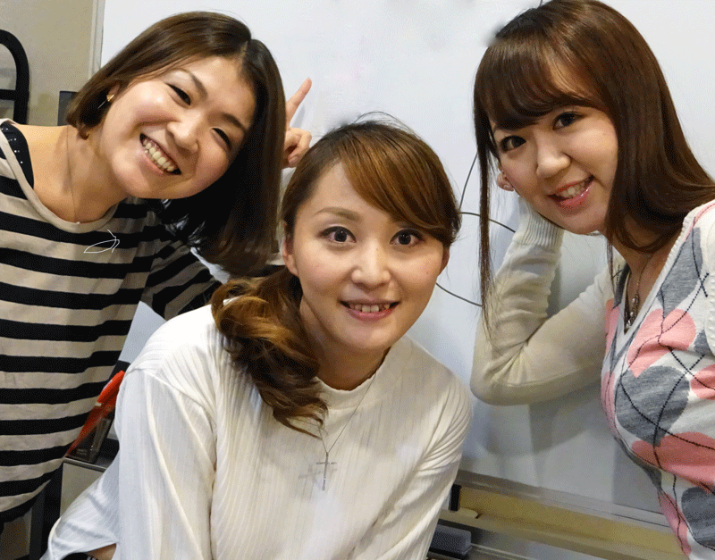 ラ・コビルナ3人の写真