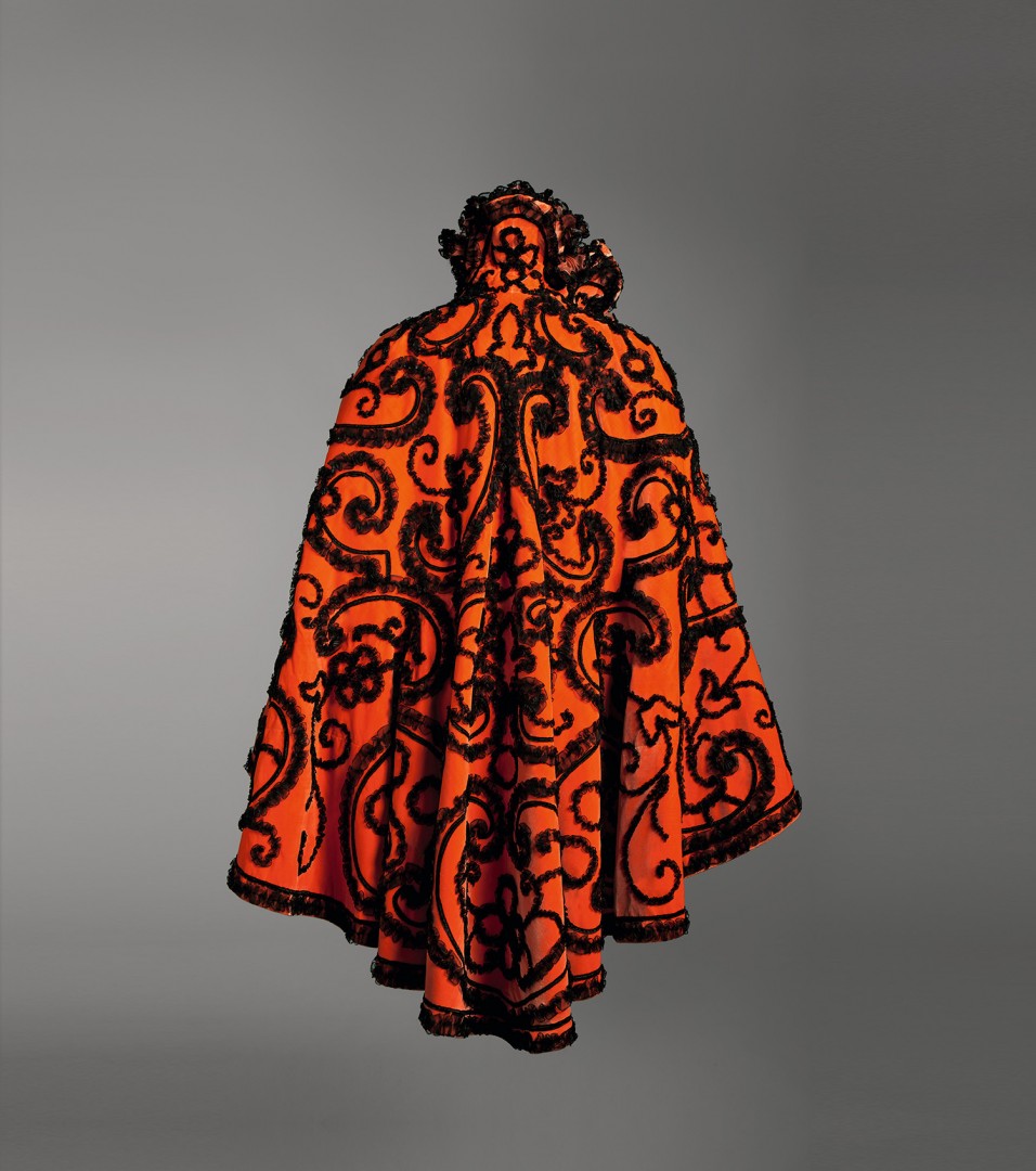 ウォルト イヴニング・ケープ 1898-1900年頃 ガリエラ宮パリ市立モード美術館蔵 ©Katerina Jebb @mfilomeno.com