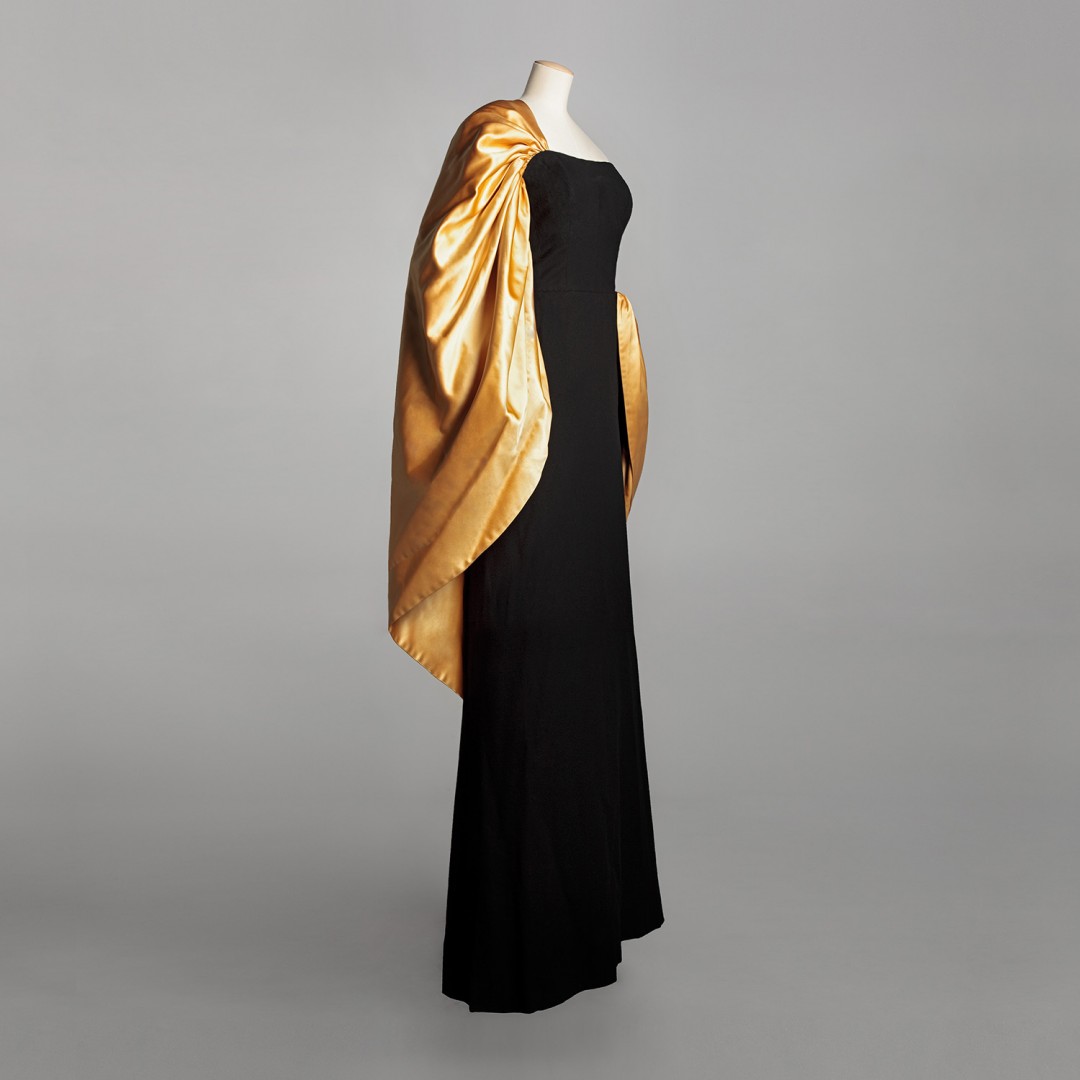 バレンシアガ イヴニング・ドレス 1951年秋冬 ガリエラ宮パリ市立モード美術館蔵 ©Katerina Jebb @mfilomeno.com