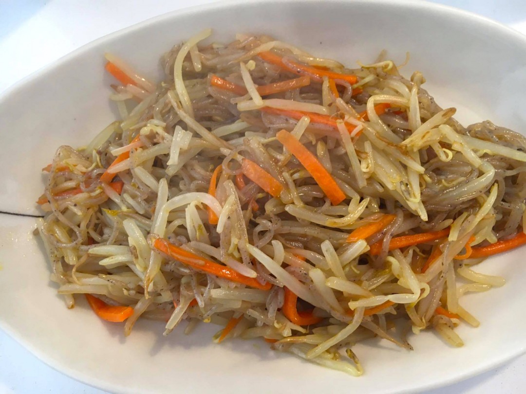 もやしとしらたきの炒めもの