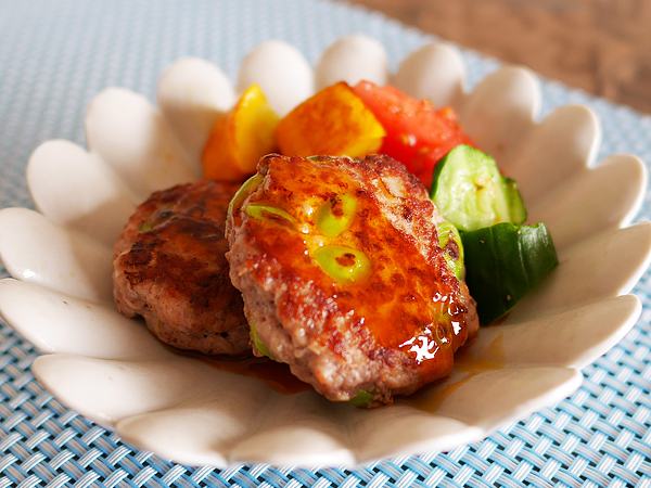 枝豆の激ウマダイエットハンバーグ　黄身わさび醤油がけ
