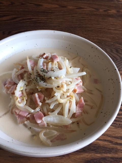 大豆もやしのカルボナーラ風