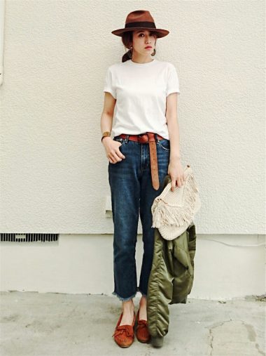 フレアパンツコーデ