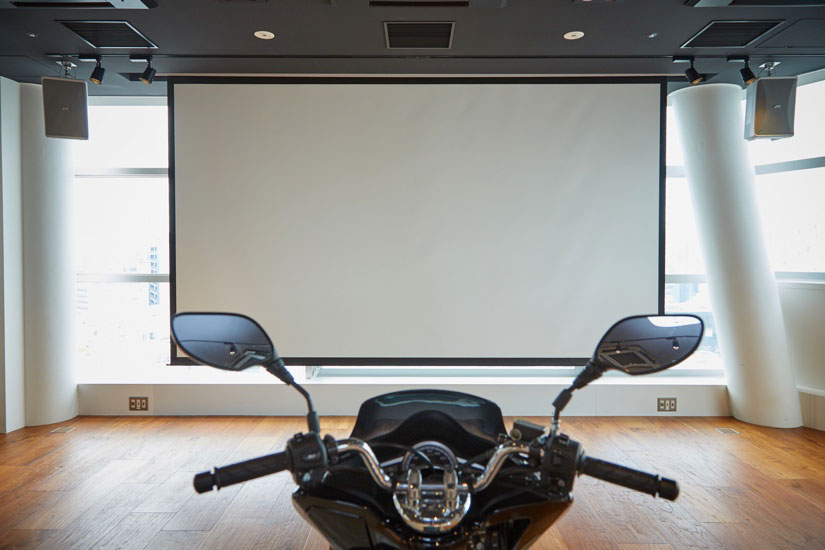 バイクが15台並ぶ異様な光景が見れる