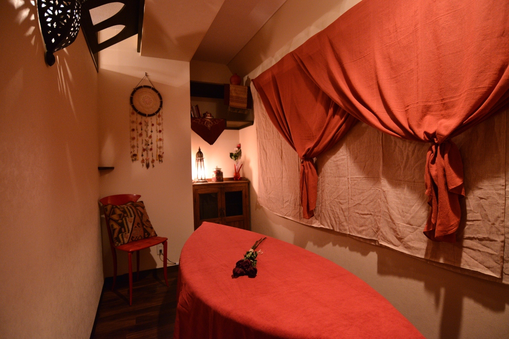 木の葉型のベッド