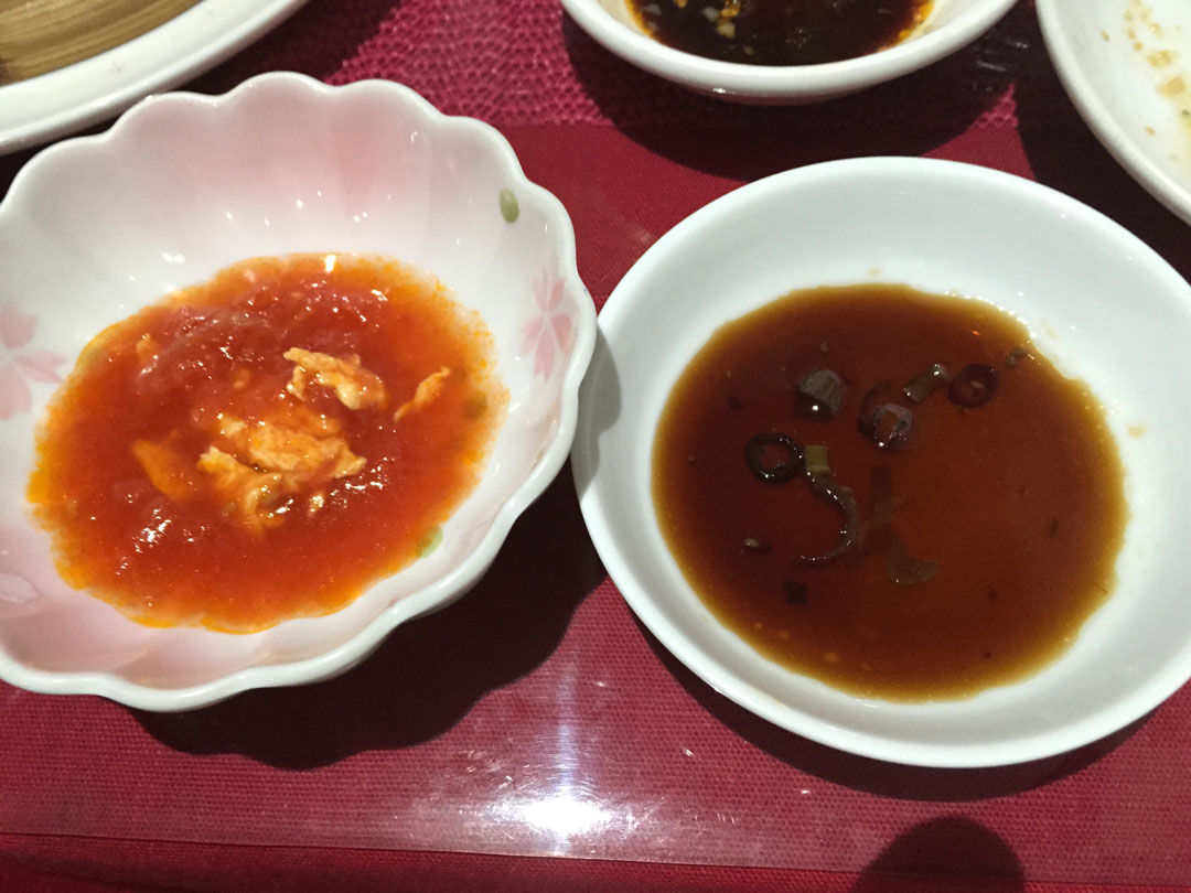 トマトと卵のたれと山西省の黒酢だれ