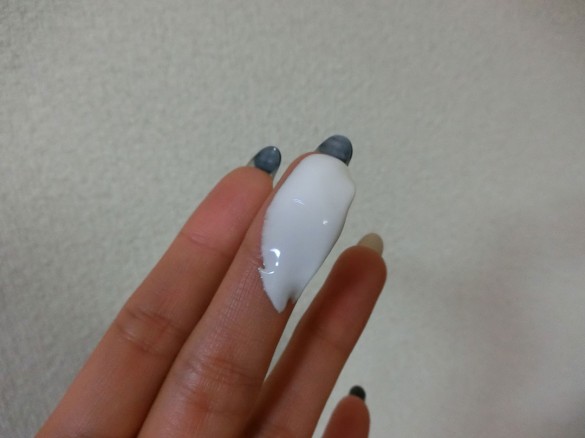 STYLENANDAのWHITE MILK CREAM　テクスチャー