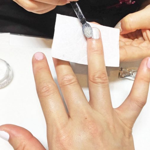 パウダーを塗布