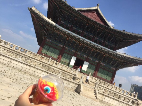 景福宮キョンボックンで暑さに溶けたカップケーキがホラーなことに