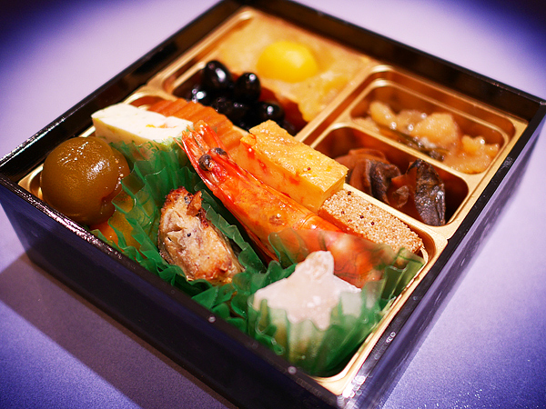 アマゾンおためしおせち博多久松