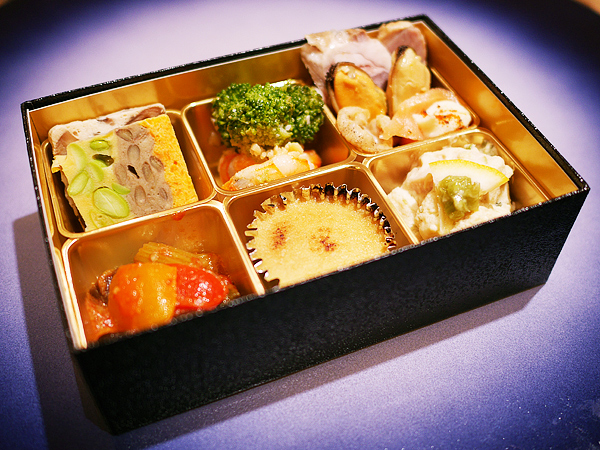 アマゾンおためしおせち神戸バランスキッチン