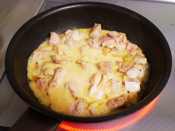 パスタソースで3分煮込む