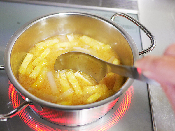 作り方（5）味噌を投入