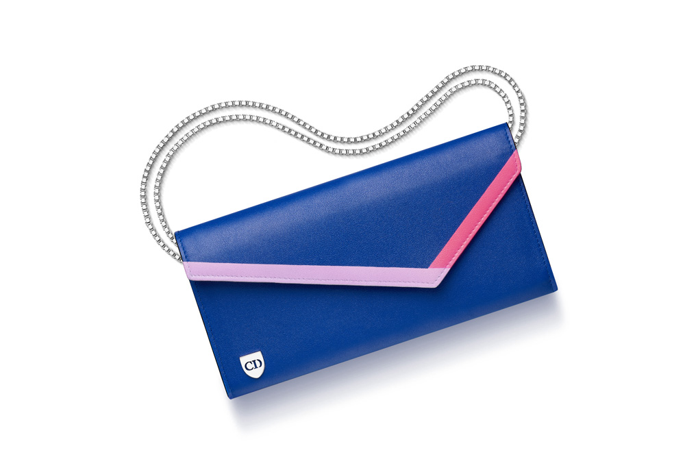 DIOR EXPLORE　クラインブルー カーフレザー