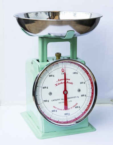 ミントグリーンのキッチンスケール