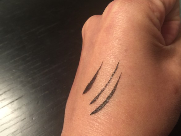 手に描く 手に描く