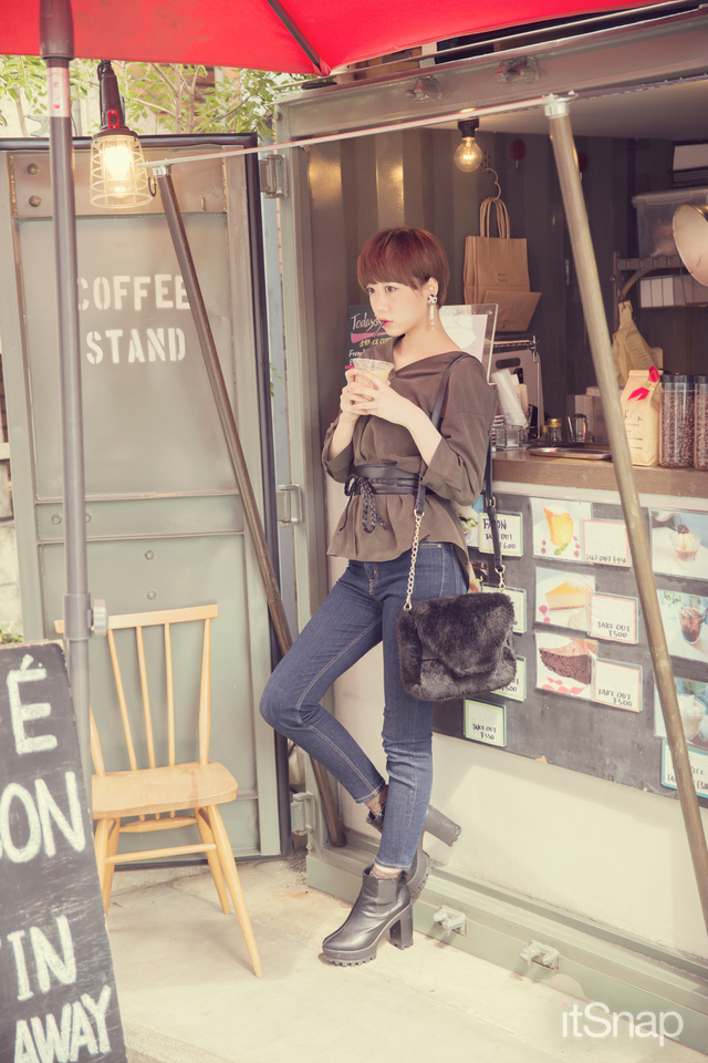 ヴィーナスアカデミー・松本彩花サン(163cm)１