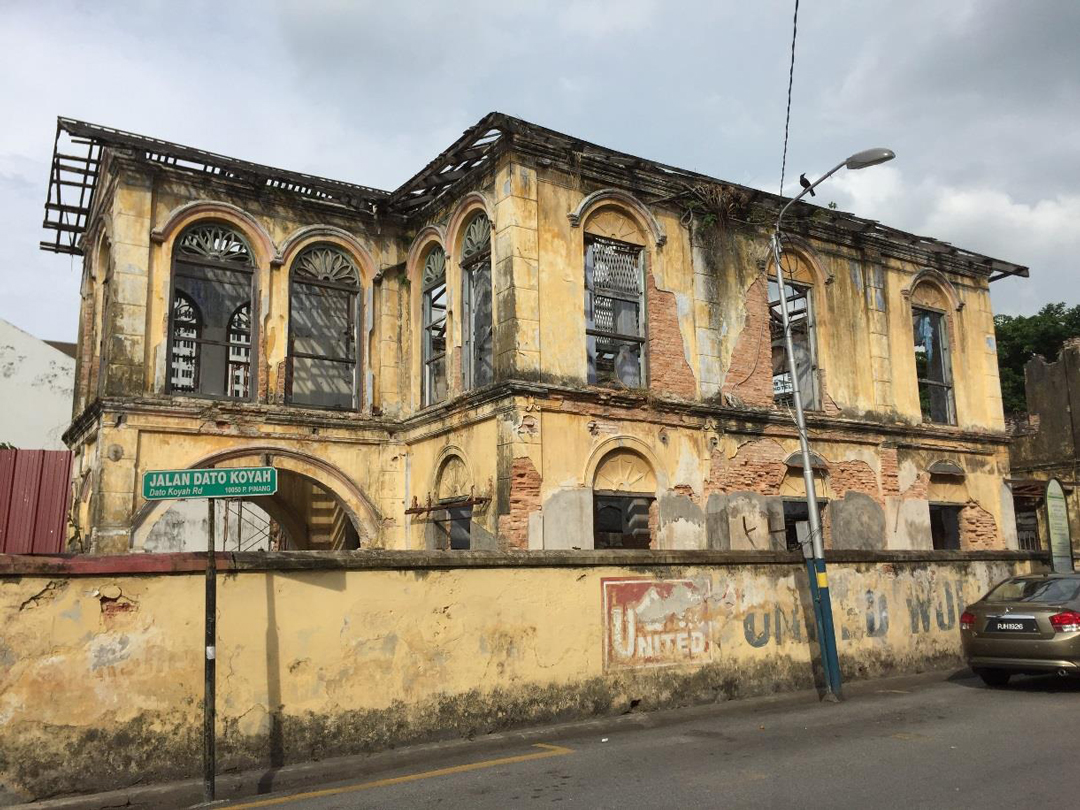 ボロボロの廃墟